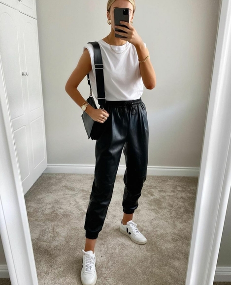 HOST PICK🎉NWT ZARA Faux Leather SLOUCHY Pants - Picture 4 of 16